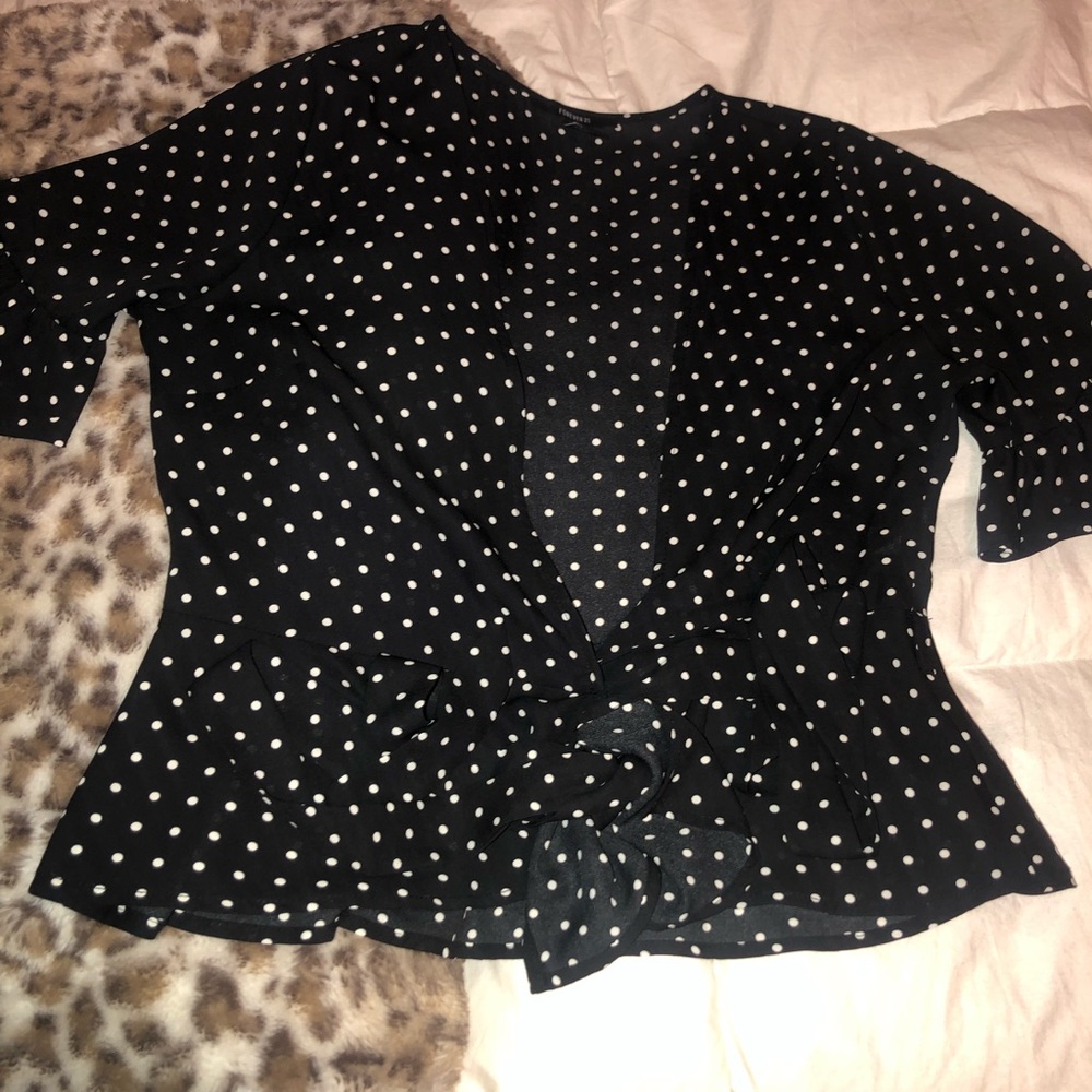 Flirty tie up top!